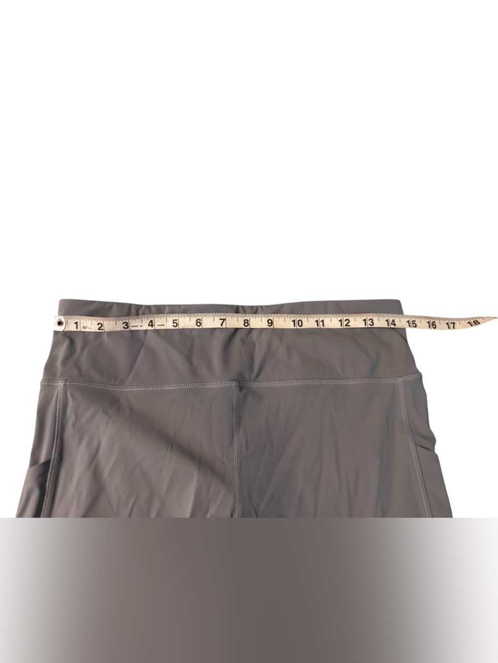 Vuori Stride Legging Women's Size Large Gray Side Leg Pockets 7/8 Length VW429 - Picture 7 of 9